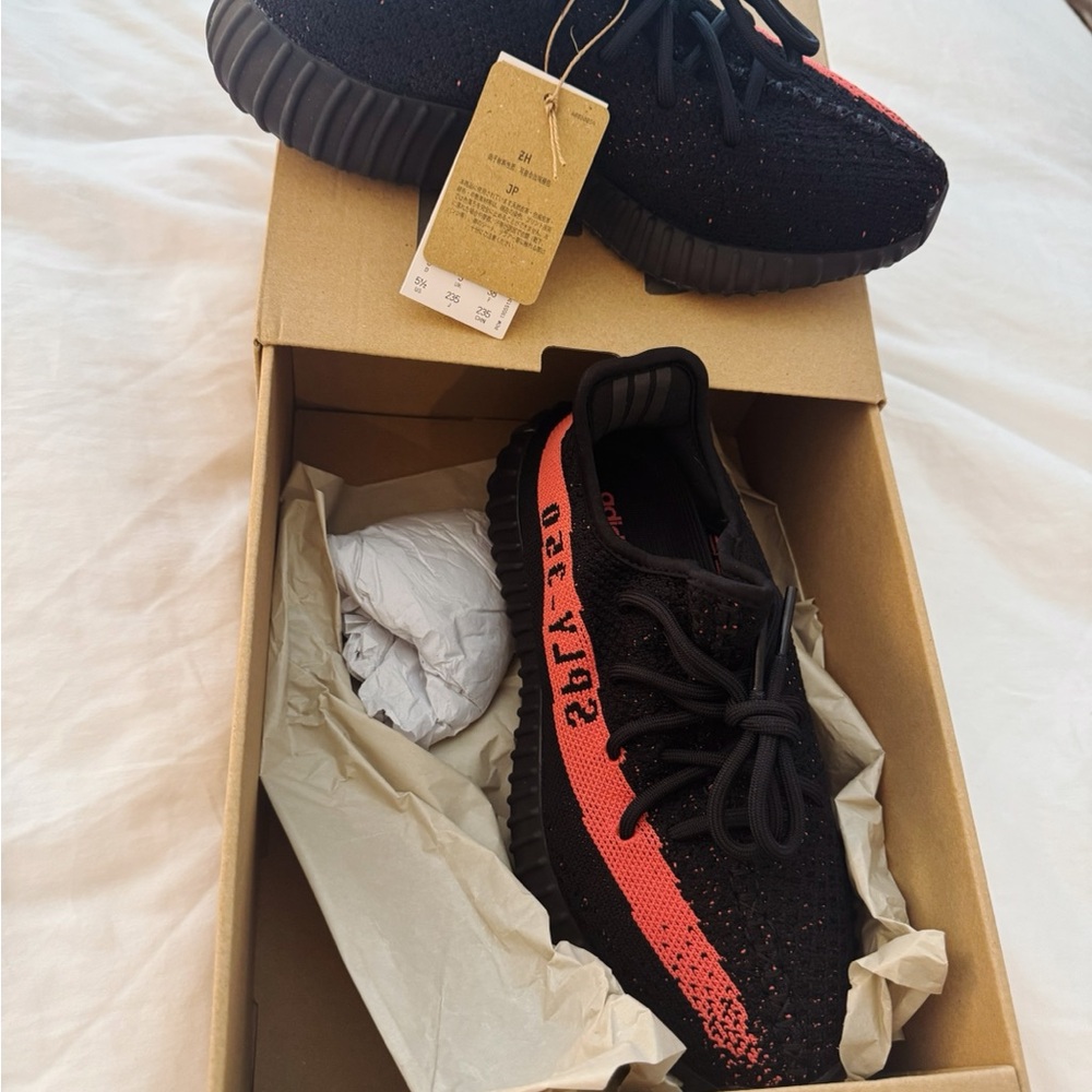 Adidas Yeezy Boost 350 V2 Core Black Red Sneakers - Picture 3 of 4